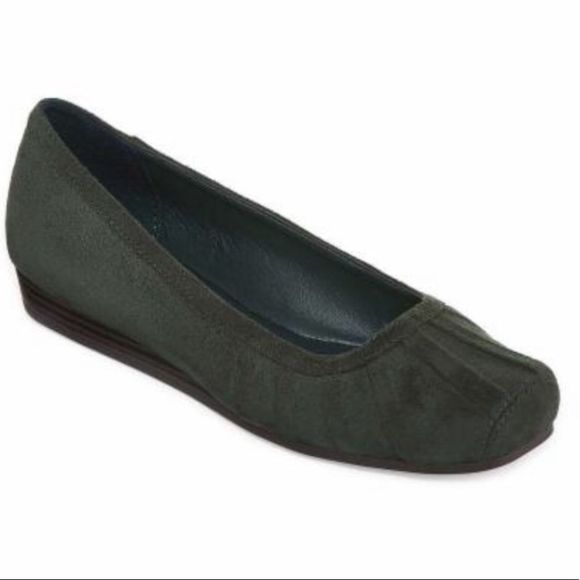 Yuu Shoes - Yuu Iberg Green Suede Flats Shoes Size 8.5